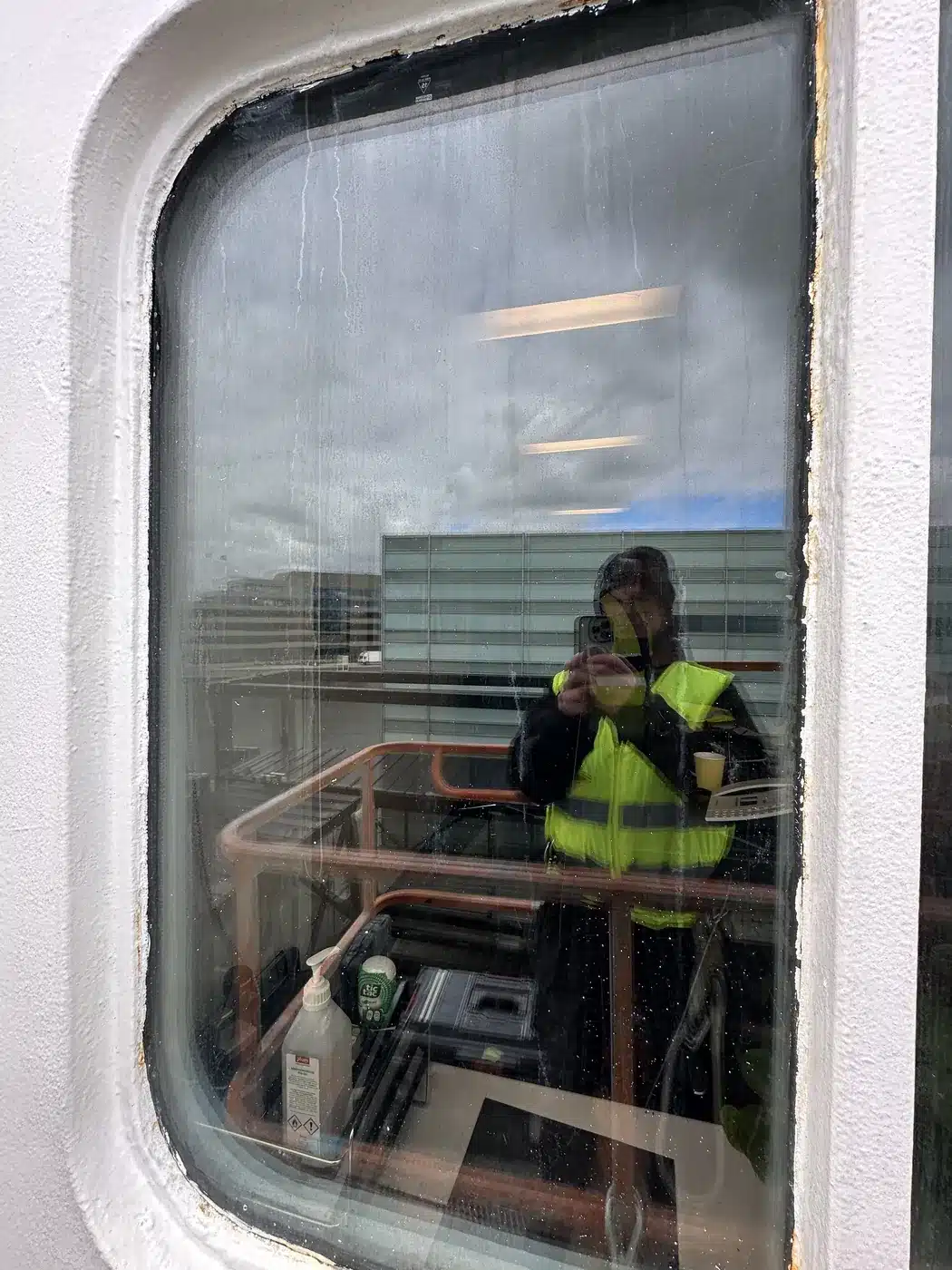Test window on Nordic Crown before polishing – the glass was damaged by salt and mineral deposits