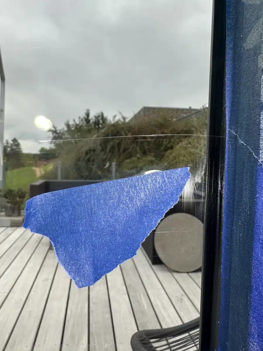 Rude i bolig i Randers med dyb ridse før slibning og polering